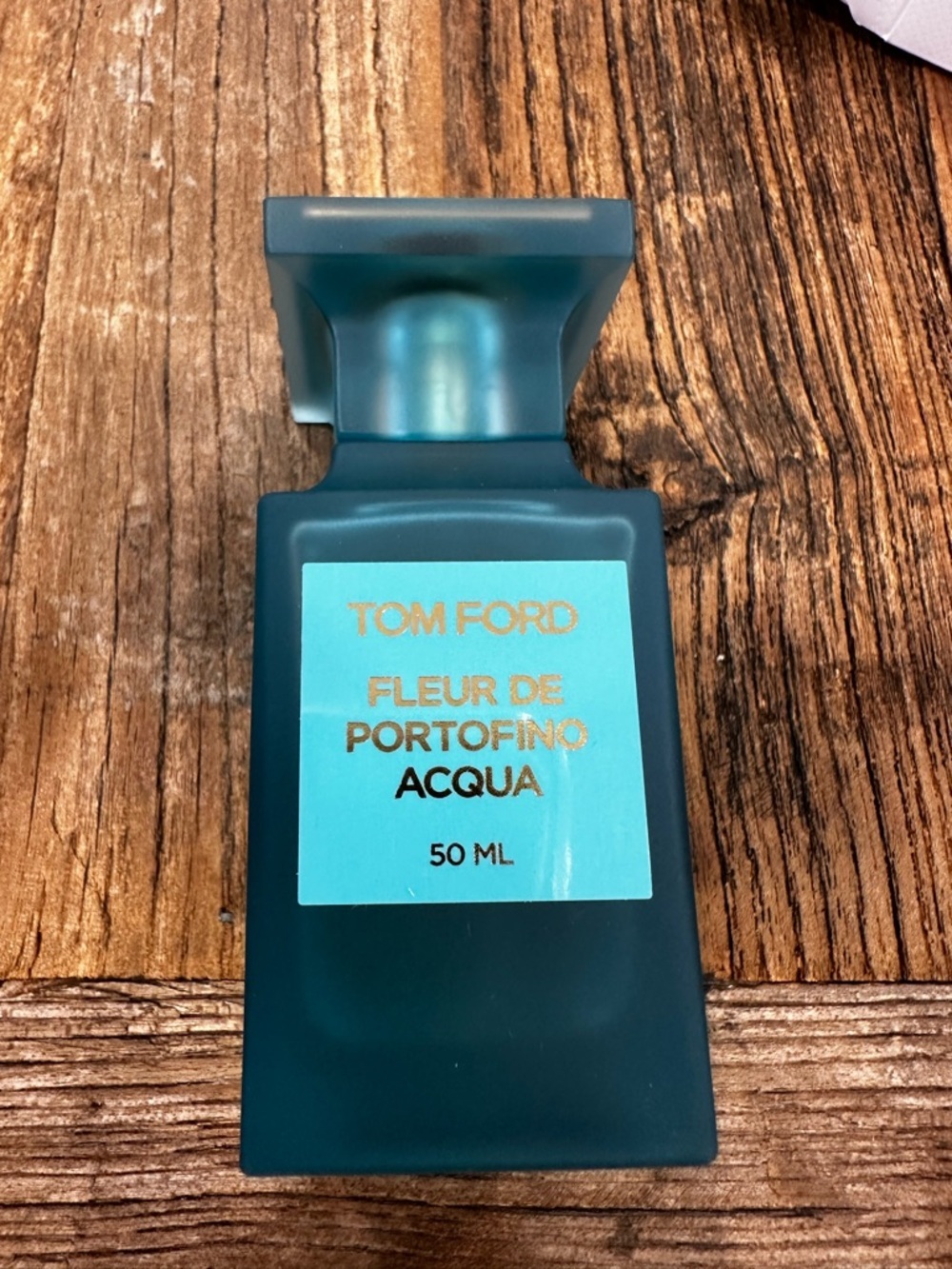 Tom Ford Fleur de Portofino Acqua — White & Aqua Gift Box - Picture 4 of 5